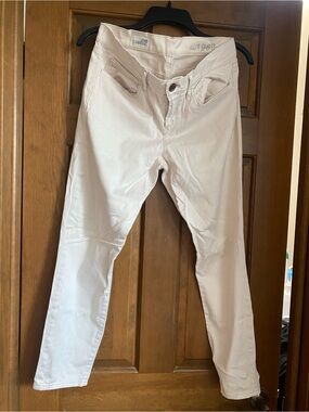 LIKE NEW 1969 GAP Women's Jeans in Off-White